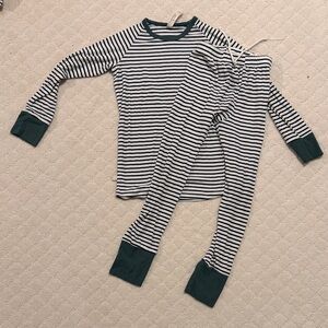 Childhoods 6/7 night set in hunter green stripe